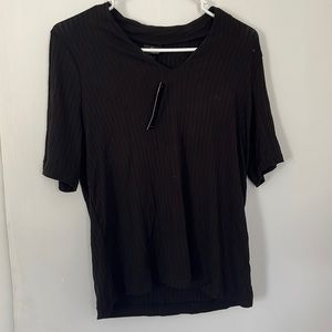 Worthington v neck ribbed short sleeve